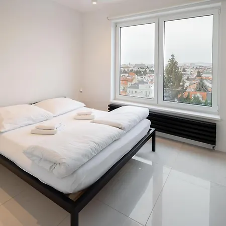 Center Aupark * Пьештяни